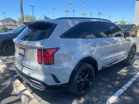 Certified 2023 Kia Sorento SX AWD/4WD image 6