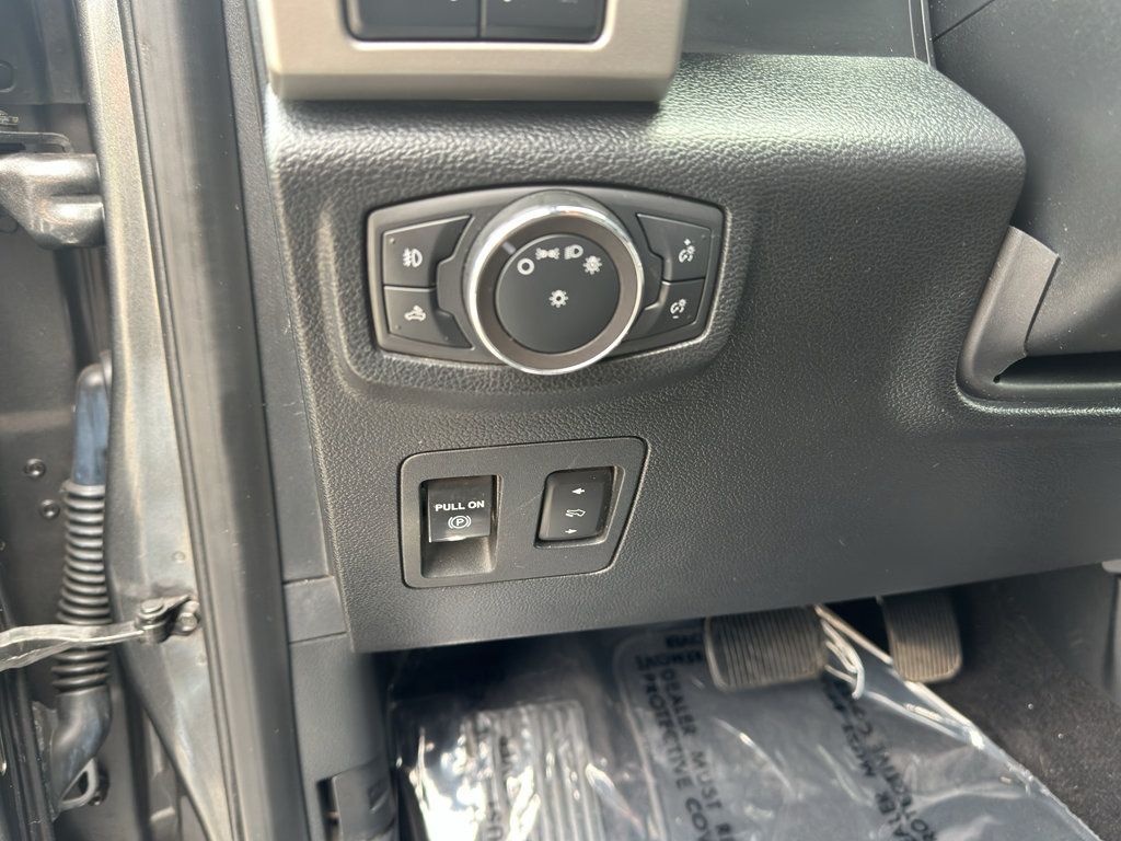 Used 2019 Ford F150 Lariat w/ Equipment Group 502A Luxury AWD/4WD image 17
