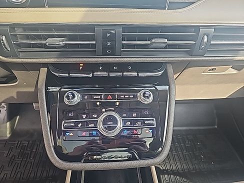 Used 2020 Lincoln Corsair Reserve w/ Elements Package image 18