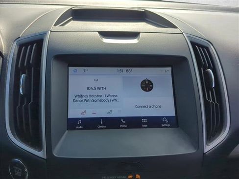 Used 2020 Ford Edge SEL image 12