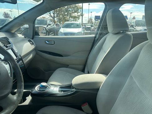 Used 2014 Nissan Leaf SV w/ LED & Quick Charge Package image 2