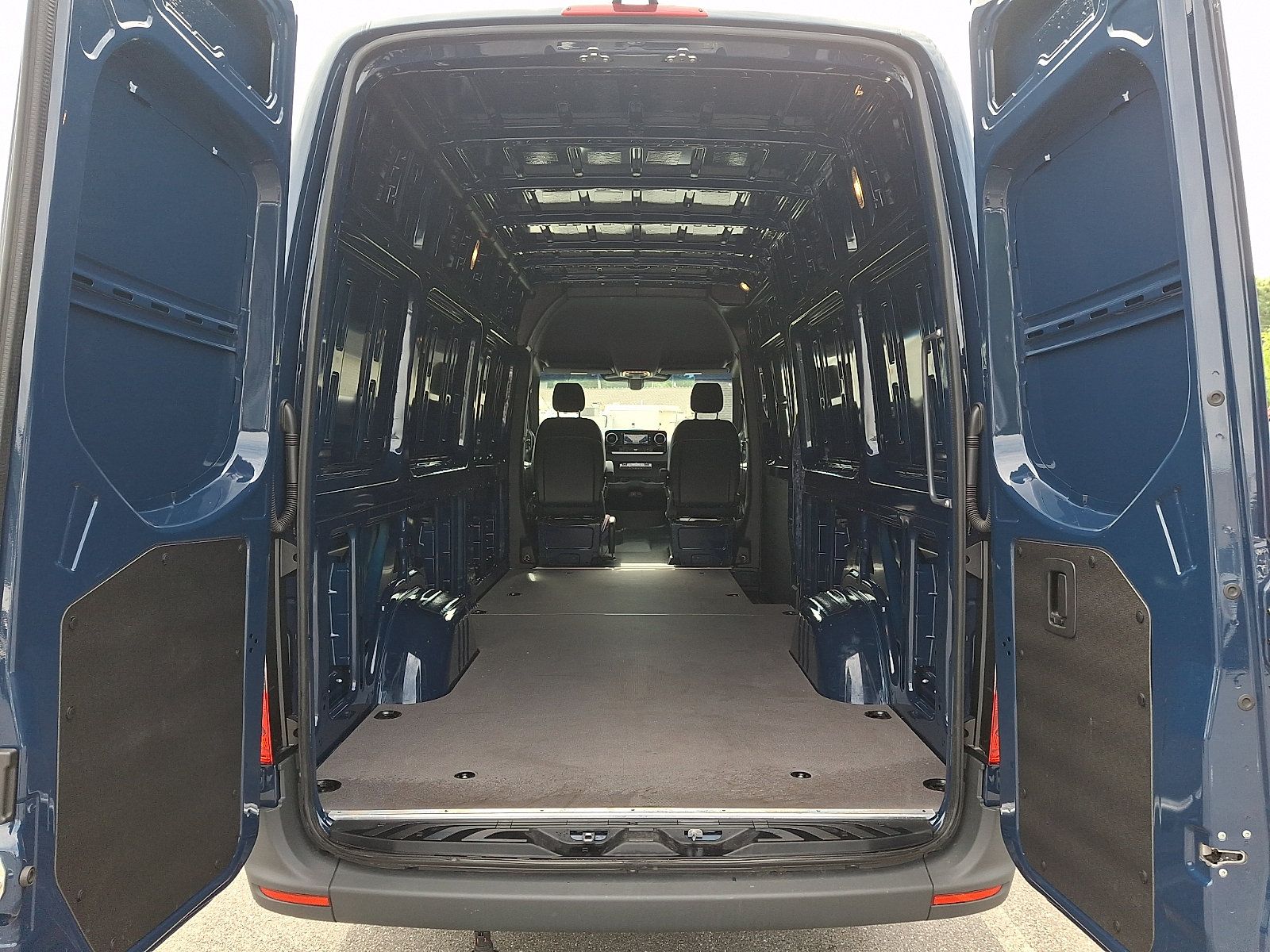 Used 2026 Mercedes-Benz Sprinter 2500 image 29