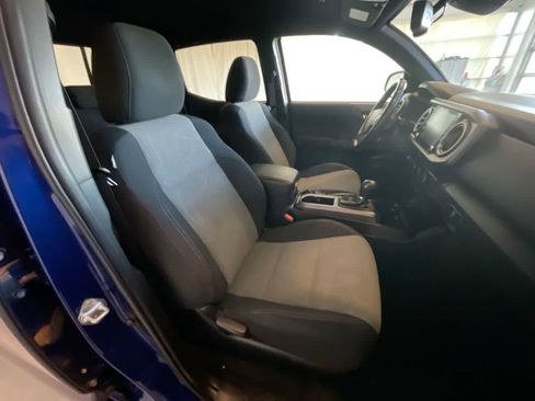 Used 2023 Toyota Tacoma TRD Off-Road image 24