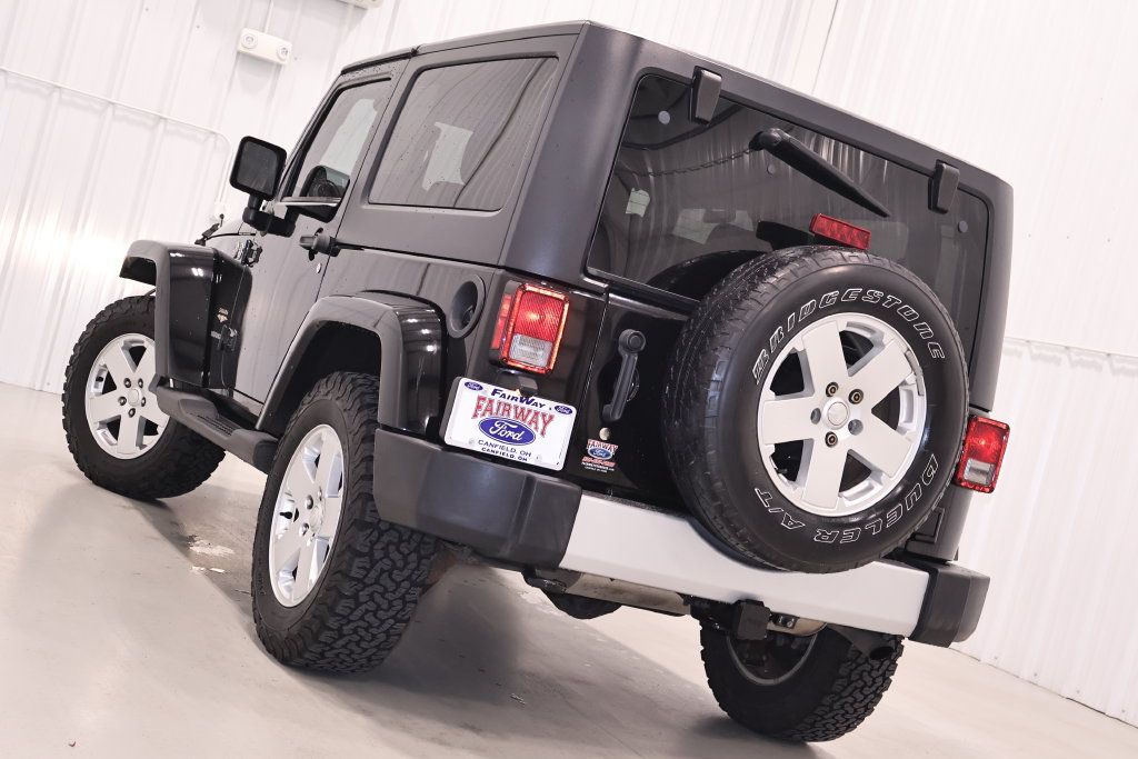 Used 2012 Jeep Wrangler Sahara w/ Dual Top Group AWD/4WD image 25