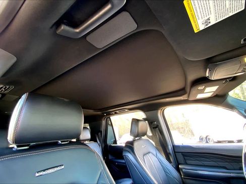 Used 2022 Ford Expedition Platinum image 13