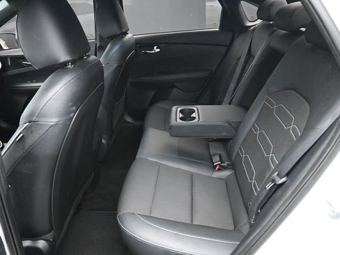 Used 2022 Kia Forte GT-Line w/ GT-Line Premium Package image 12