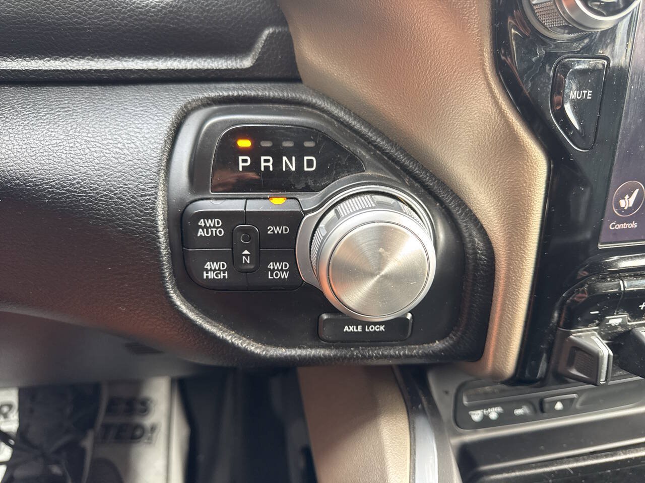 Used 2019 RAM 1500 Laramie AWD/4WD image 34