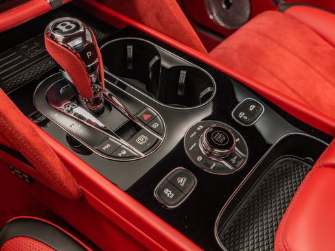 Used 2021 Bentley Bentayga Speed image 28