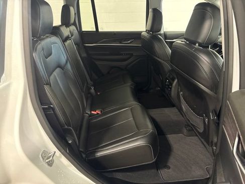Used 2023 Jeep Grand Cherokee Limited w/ Luxury Tech Group II AWD/4WD image 50
