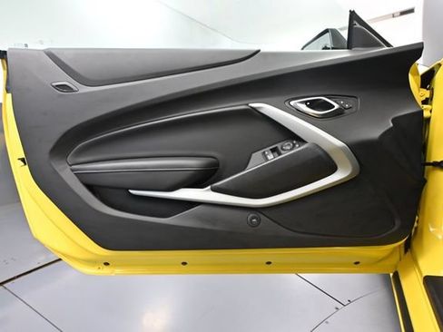 Used 2017 Chevrolet Camaro SS RWD image 20