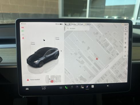 Used 2025 Tesla Model Y Long Range RWD image 22