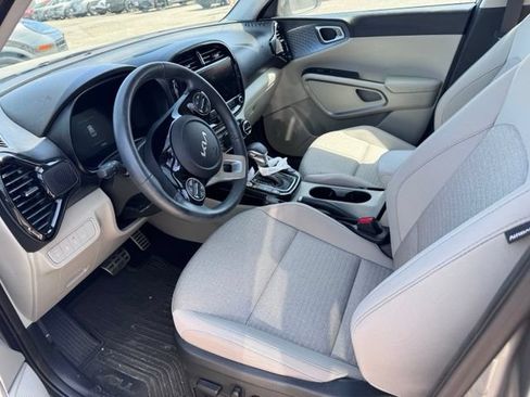 Used 2024 Kia Soul EX FWD image 5