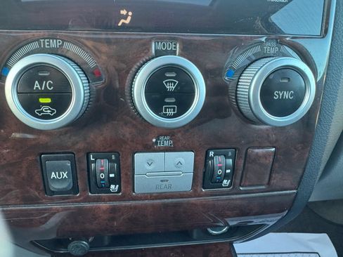 Used 2008 Toyota Sequoia Platinum RWD image 16