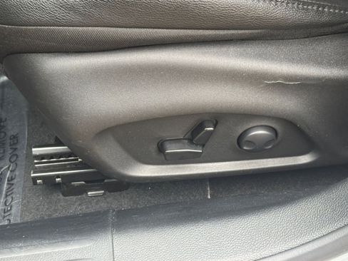 Used 2025 Jeep Compass Limited image 22