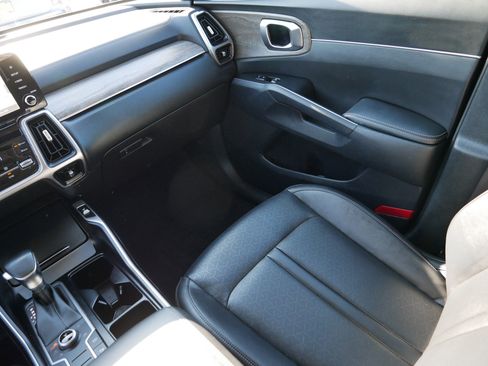 Certified 2023 Kia Sorento S image 11