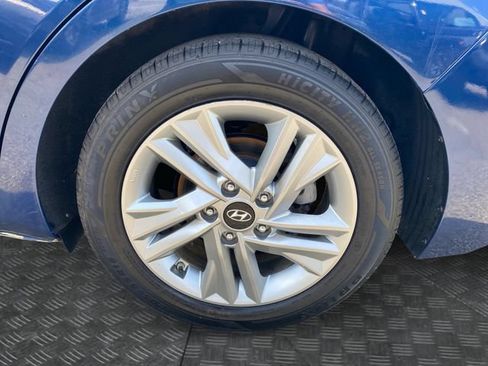 Used 2020 Hyundai Elantra SEL FWD image 32