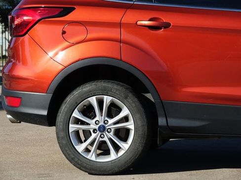 Used 2019 Ford Escape SE image 15