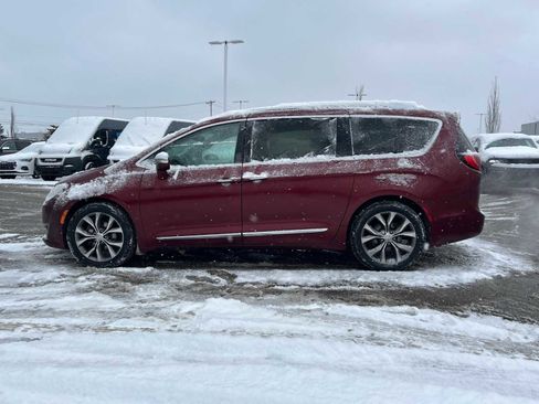 Used 2019 Chrysler Pacifica Limited w/ Tire & Wheel Group image 30