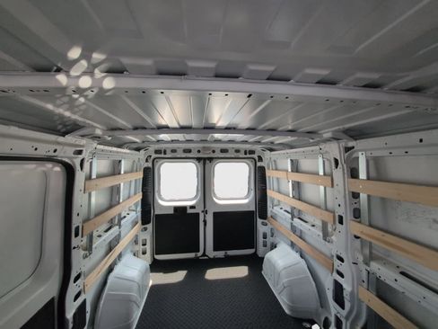 Used 2023 RAM ProMaster 2500 image 21