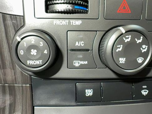 Used 2012 Kia Sedona EX FWD image 29