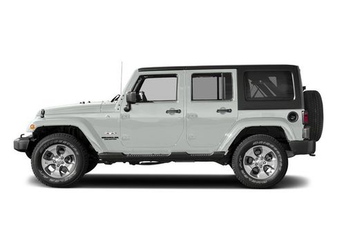 Used 2017 Jeep Wrangler Unlimited Sahara AWD/4WD image 3