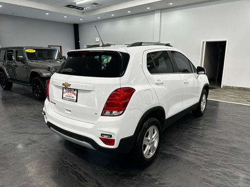Used 2020 Chevrolet Trax LT AWD/4WD image 5