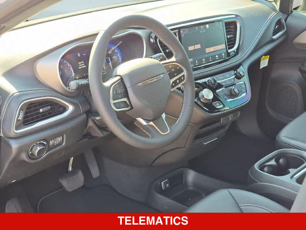 New 2027 Chrysler Pacifica Select FWD image 2