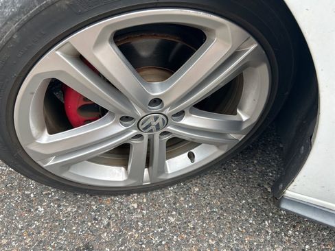 Used 2017 Volkswagen Jetta GLI image 13