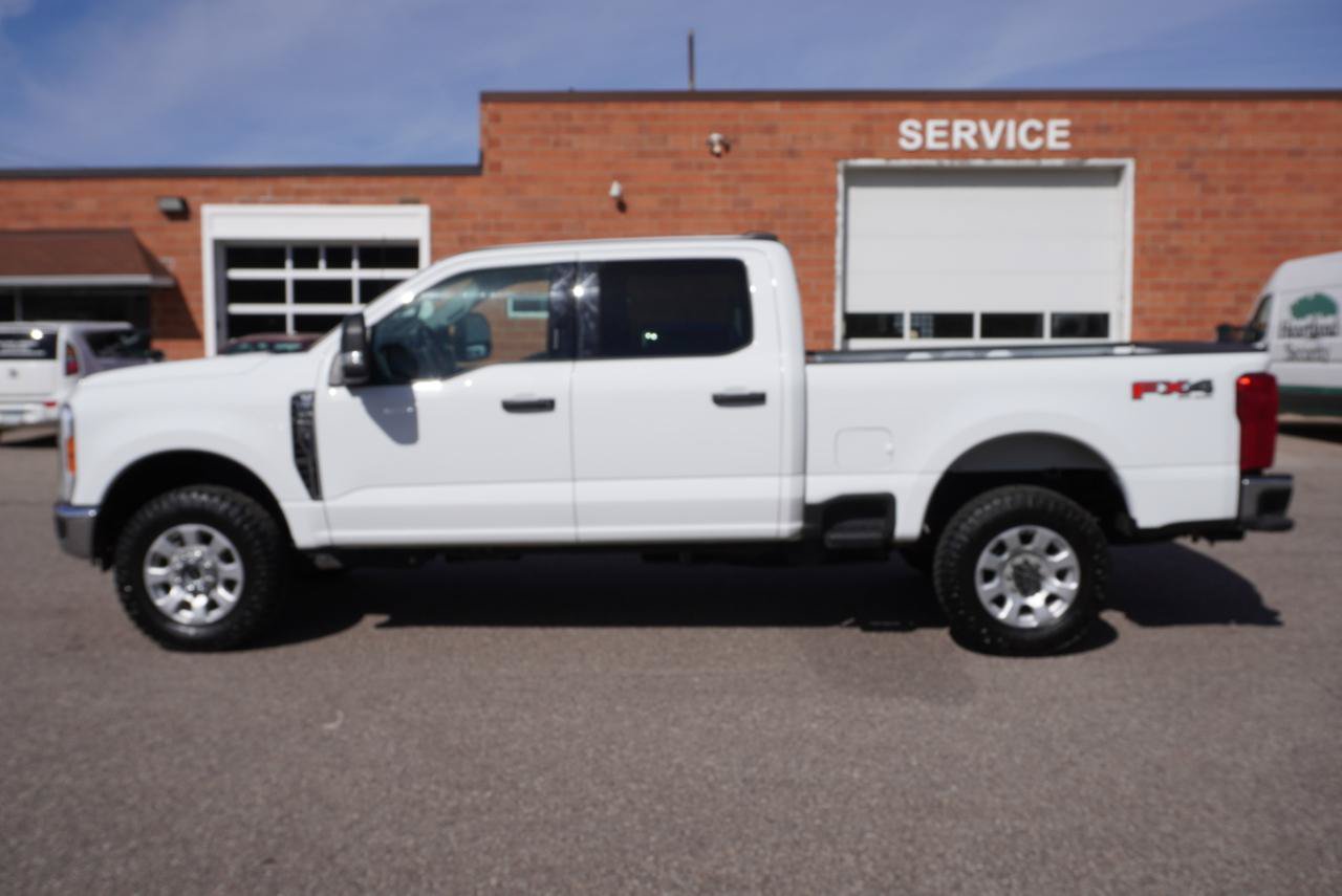 Used 2023 Ford F250 XLT w/ FX4 Off-Road Package AWD/4WD image 2