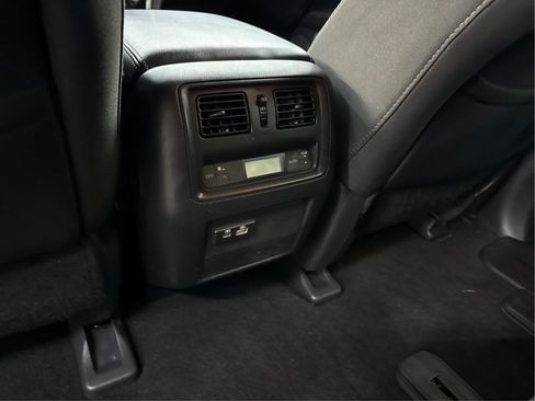 Used 2020 Nissan Pathfinder S AWD/4WD image 26