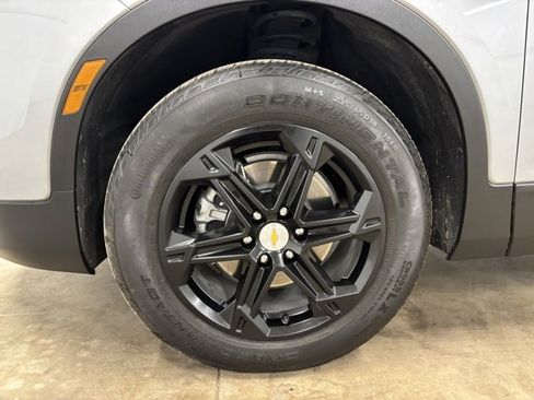 Used 2025 Chevrolet Blazer LT w/ Driver Confidence Package image 9