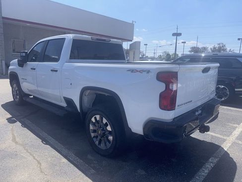 Used 2022 Chevrolet Silverado 2500 Custom w/ Custom Value Package AWD/4WD image 2