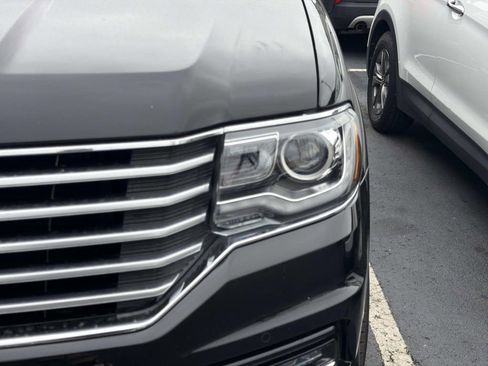Used 2016 Lincoln Navigator Reserve image 7