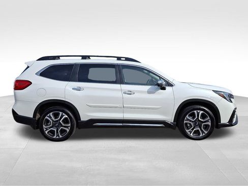 Used 2023 Subaru Ascent Touring image 8