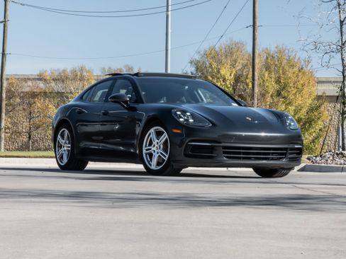 Used 2020 Porsche Panamera 4 image 2