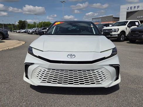 Used 2025 Toyota Camry XSE FWD image 2