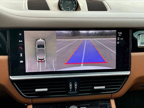 Used 2023 Porsche Cayenne Turbo image 24