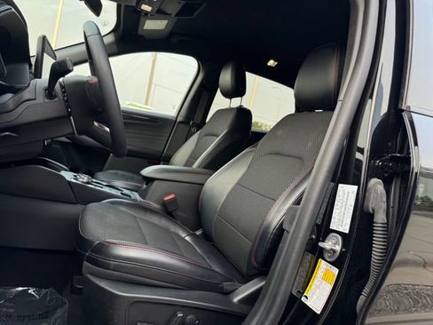 Used 2023 Ford Escape ST-Line w/ Tech Pack #1 AWD/4WD image 5