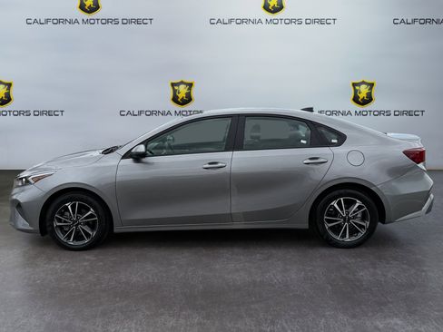 Used 2023 Kia Forte LXS w/ LXS Technology Package FWD image 2