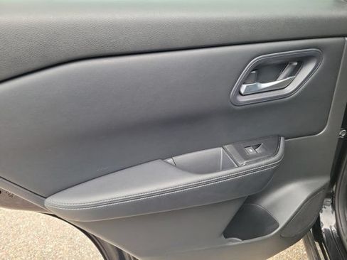 Certified 2024 Nissan Rogue SV AWD/4WD image 13