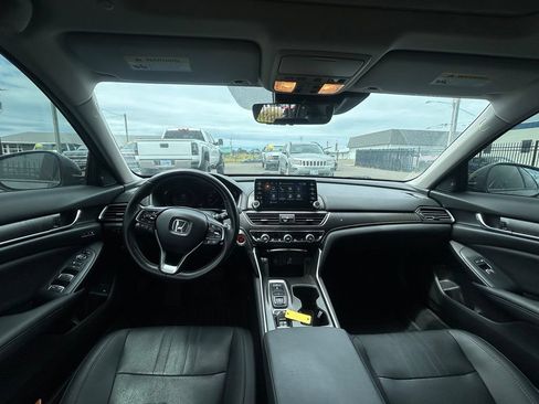 Used 2020 Honda Accord Touring image 12