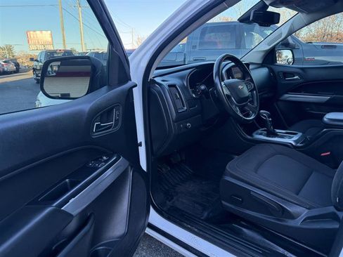 Used 2022 Chevrolet Colorado LT w/ Fleet Safety Package image 18