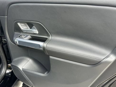 Certified 2025 Mercedes-Benz GLB 250 image 18