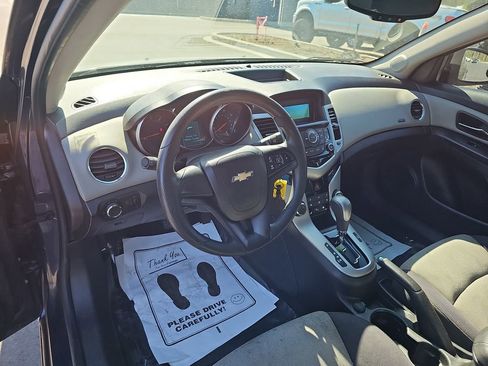 Used 2013 Chevrolet Cruze LS image 20