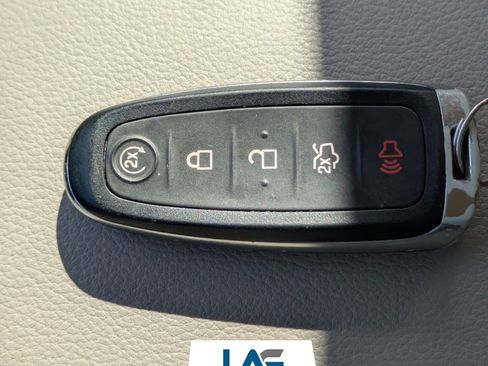 Used 2016 Ford Escape Titanium image 29