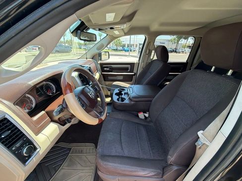 Used 2019 RAM 1500 Classic SLT AWD/4WD image 5