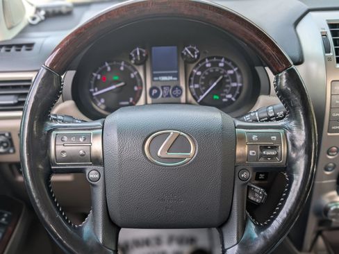 Used 2017 Lexus GX 460 Luxury AWD/4WD image 14