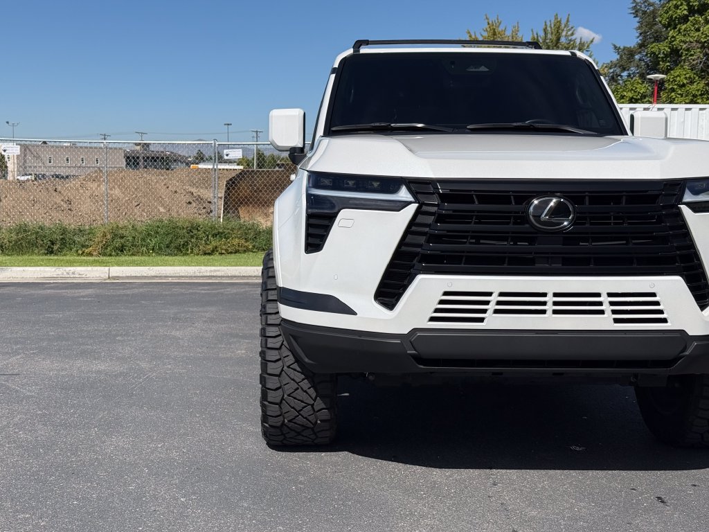 Used 2024 Lexus GX 550 w/ Cold Area Package AWD/4WD image 4