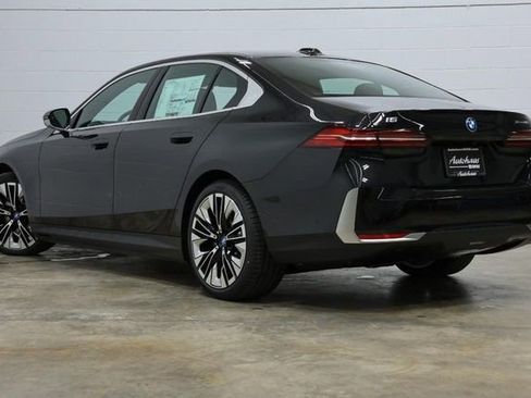 Used 2025 BMW i5 xDrive40 w/ Premium Package AWD/4WD image 12
