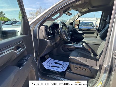 Used 2025 Chevrolet Silverado 2500 LTZ w/ LTZ Premium Package image 10